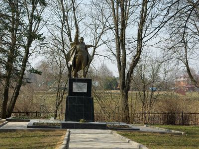 Братская могила воинов, погибших в 1941 году в боях за Москву