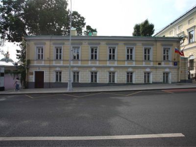 Боковой флигель