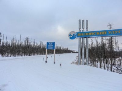 В Вилюйской школе объяснили отсутствие дверей в мужском туалете