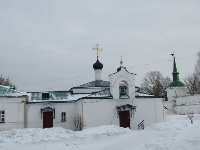 Больничный корпус со Сретенской церковью