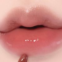 Увлажняющий тинт с глянцевым финишем alternative stereo Lip Potion Aqua Glow 9 Coco Milk