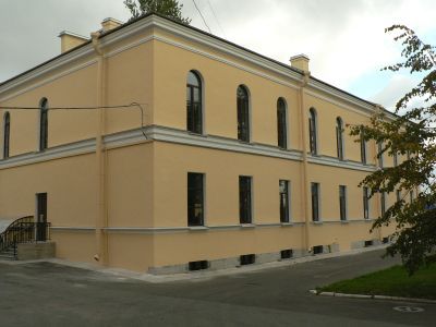 Академический и Казачий квартирные флигели