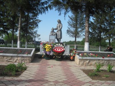 Братская могила воинов, погибших в 1943 г.