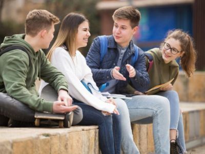 «Если подросток попал в беду…»: памятки родителям несовершеннолетних