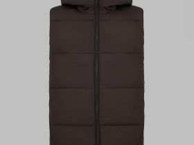 Стеганый жилет с капюшоном