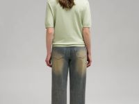 Легкий джемпер полуприлегающего кроя с коротким ру