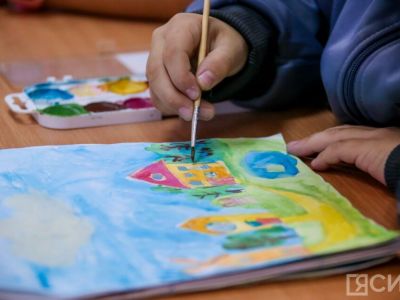Детские рисунки якутян могут украсить новую открытку