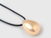 Кулон на шнурке, Золотой