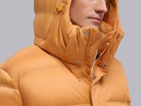 Пуховое пальто с капюшоном