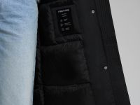 Пуховое пальто с поясом и капюшоном