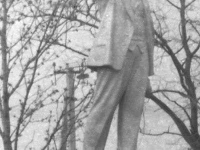 Памятник В.И. Ленину