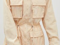 Ветровка oversize силуэта с капюшоном