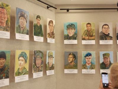 Уроки патриотизма проводят в Якутии по выставке «СВОи родные»