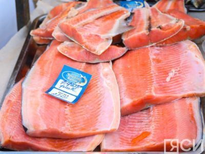 Эксперты Роскачества дали рекомендации по выбору слабосоленой красной рыбы