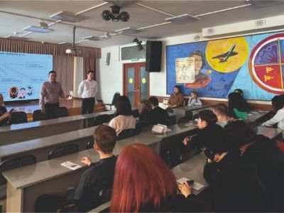 Финансовая грамотность – со школьной скамьи. Сотрудники АЭБ провели лекцию для школьников