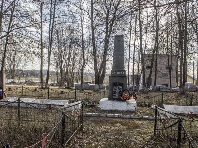 Братская могила воинов Советской Армии, погибших в 1944 году в боях за освобождение Батецкого района