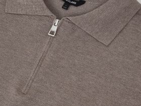 Легкий джемпер-поло полуприлегающего кроя