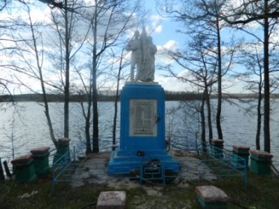 Братская могила 15 подпольщиков, расстрелянных в 1942 году немецко-фашистскими захватчиками