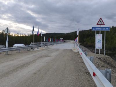 В Томпонском районе ввели мостовой переход через реку Томпорук