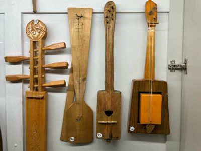 В Якутске презентовали каталог мастеров по изготовлению струнных инструментов