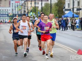 В Якутске стартовал чемпионат России по бегу на 100 км
