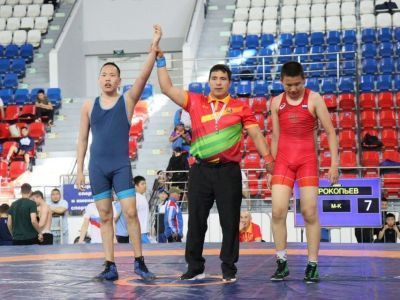 Определены все чемпионы по вольной борьбе спартакиады учащихся Якутии