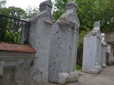 Фрагменты ворот и оград