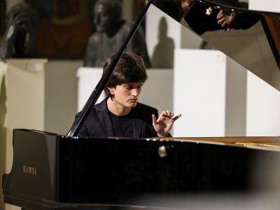 Билеты на Илья Папоян. Соло (Социально-культурный центр) / Концерт | Афиша | ИнфоТаймс