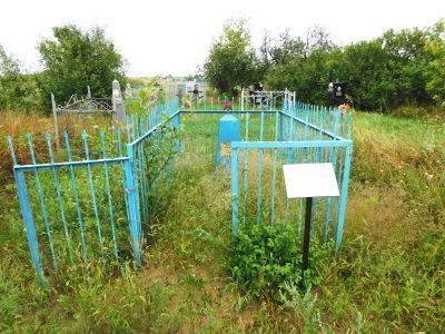 Братская могила советских воинов, погибших в период Сталинградской битвы