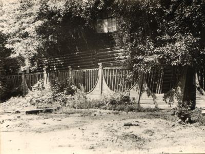 Ограда деревянная