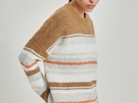 Джемпер с округлым вырезом свободного силуэта