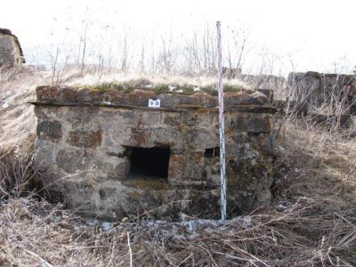 Склеп полуподземный с гладкой фасадной стеной 42