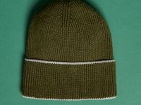 Шерстяная шапка с отделкой