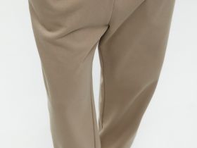 Спортивные брюки свободного кроя