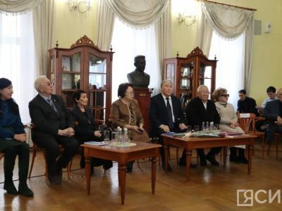 Орден Кулаковского вручили президенту СВФУ и Павловской школе Мегино-Кангаласского улуса