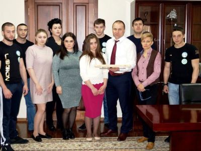 Министр спорта Кабардино-Балкарии встретился со сборной командой республики по мас-рестлингу