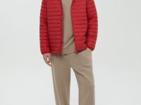 Стеганая куртка с капюшоном