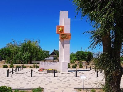 Могила первого секретаря комсомольской ячейки с. Покровка Ленцова А.Ф.