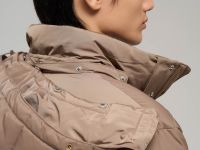 Пуховое полупальто со съемным капюшоном