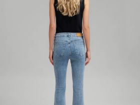 Джинсы расклешенного кроя