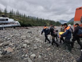 Спасатели эвакуировали 19-летнюю студентку, упавшую с высоты в Томпонском районе Якутии