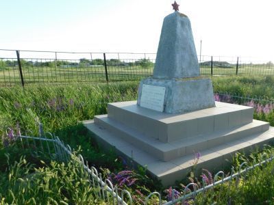 Братская могила советских воинов, погибших в период Сталинградской битвы