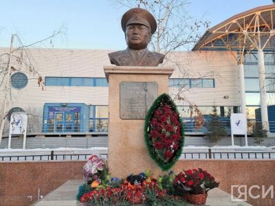 Авиаторы Якутии отметили 105-летие легендарного якутского лётчика Валерия Кузьмина
