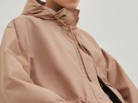 Ветровка свободного силуэта с капюшоном