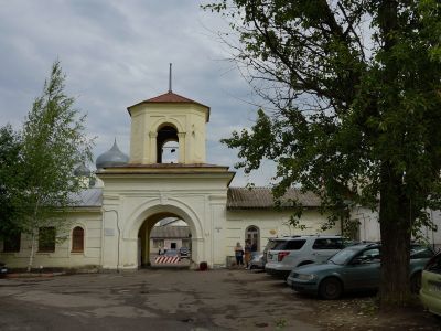 Колокольня надвратная