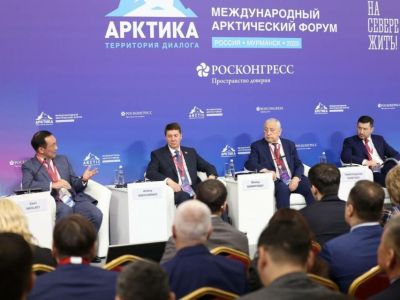 Глава Якутии предложил меры по совершенствованию механизма северного завоза