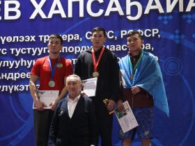 В Усть-Алданском улусе выявили победителей турнира по хапсагаю памяти Иннокентия Халдеева