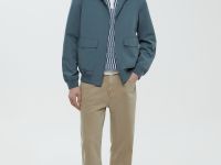 Ветровка-бомбер со съемным капюшоном