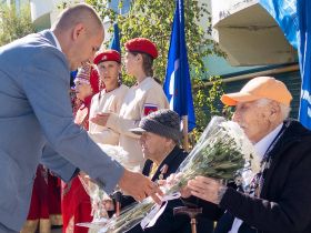 Лампадки с частичками Вечного огня передали ветеранам в Якутске