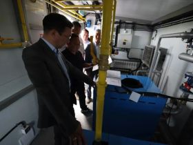 Айсен Николаев проверил ход газификации и строительство водопровода в Бердигестяхе